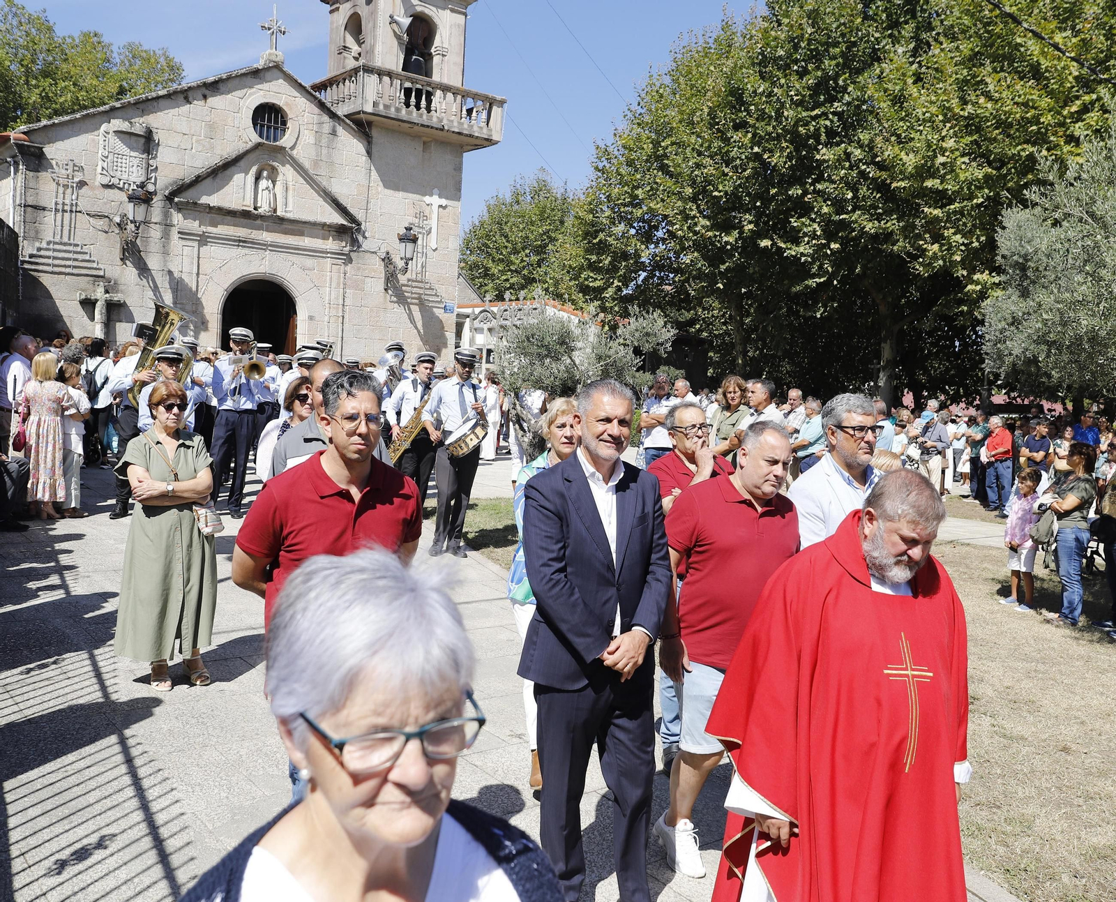 Galería | El desfile de carrozas, protagonista en las fiestas de San Campio de Valadares