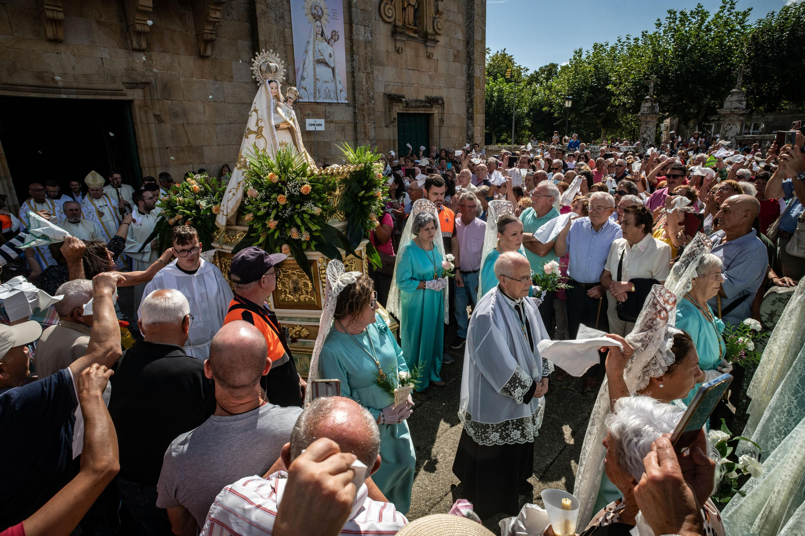 Misa grande dos Milagros con procesión da Virxe. FOTO: ÓSCAR PINAL