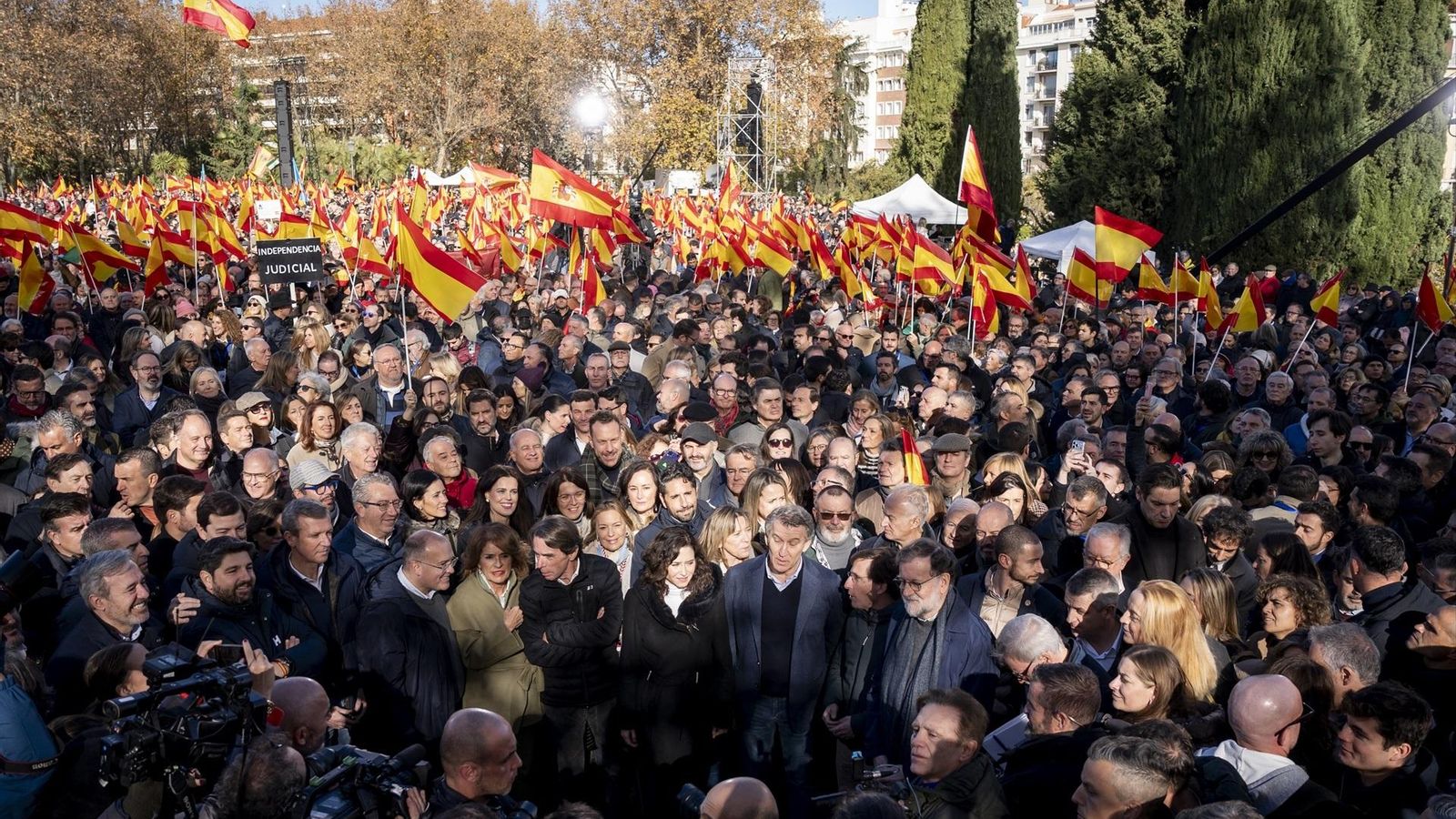 Concentración convocada por el PP contra la corrupción del Gobierno