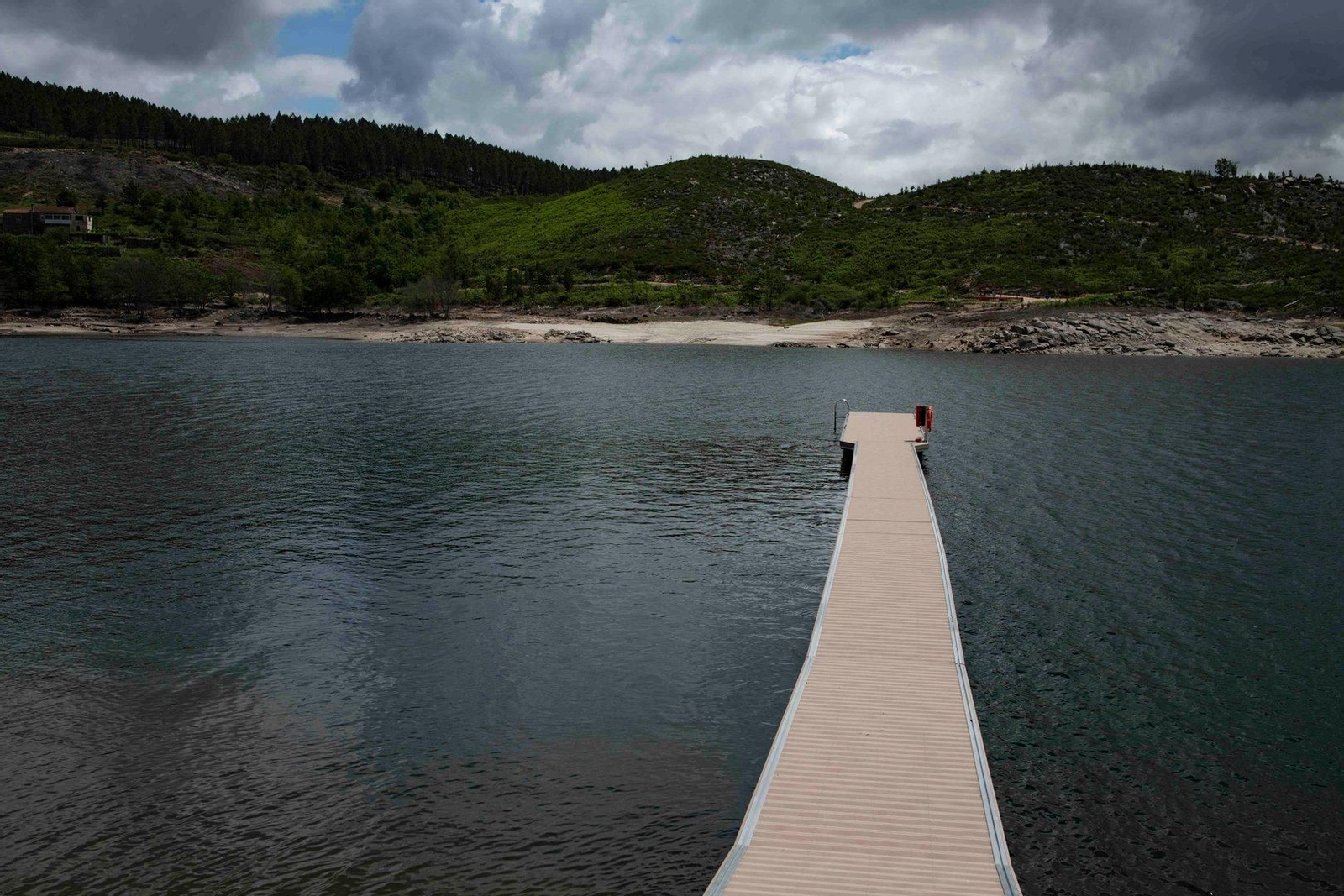 Esto forma parte del pantalán y área fluvial en Antemil
