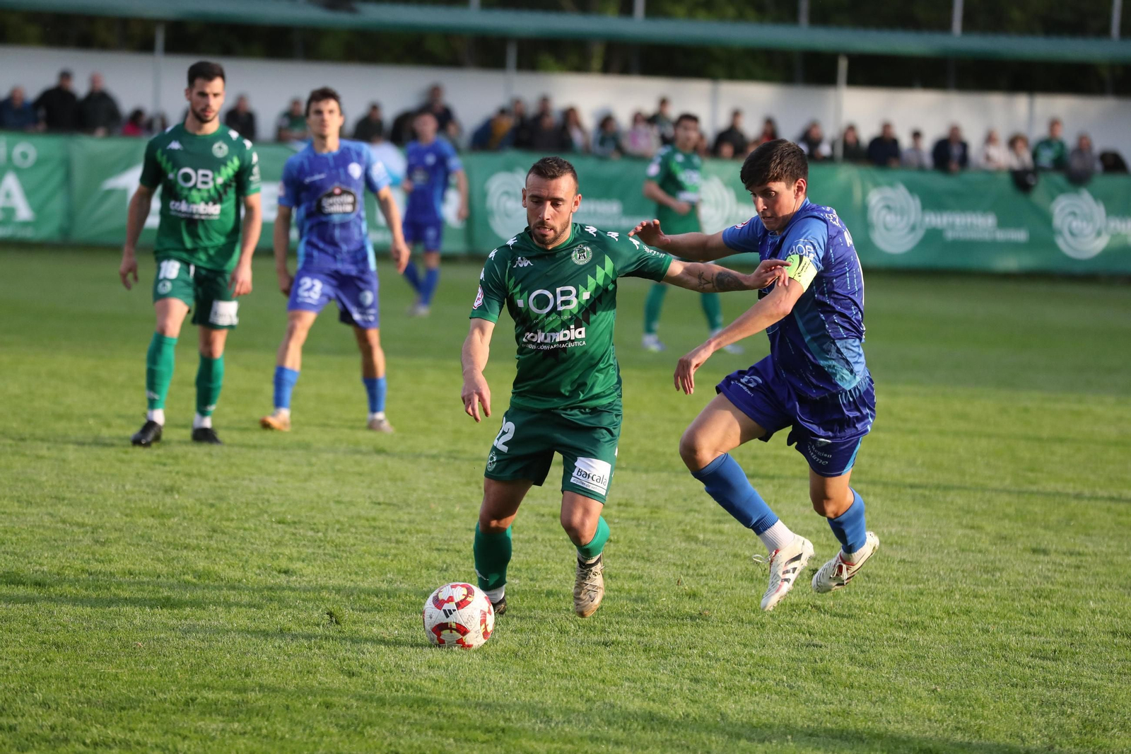 Galería | Empate a uno entre el CD Arenteiro y Ourense CF en el derbi termal