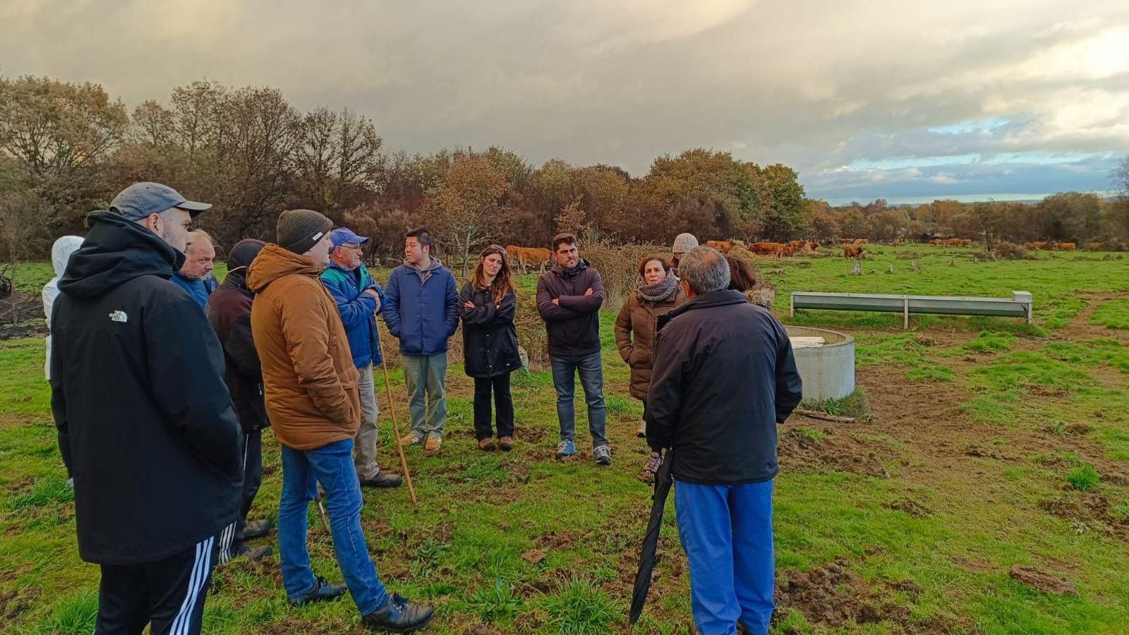 La jornada terminó en Lucenza (Cualedro), donde conocieron la gestión del monte con el uso de cabezas de ganado