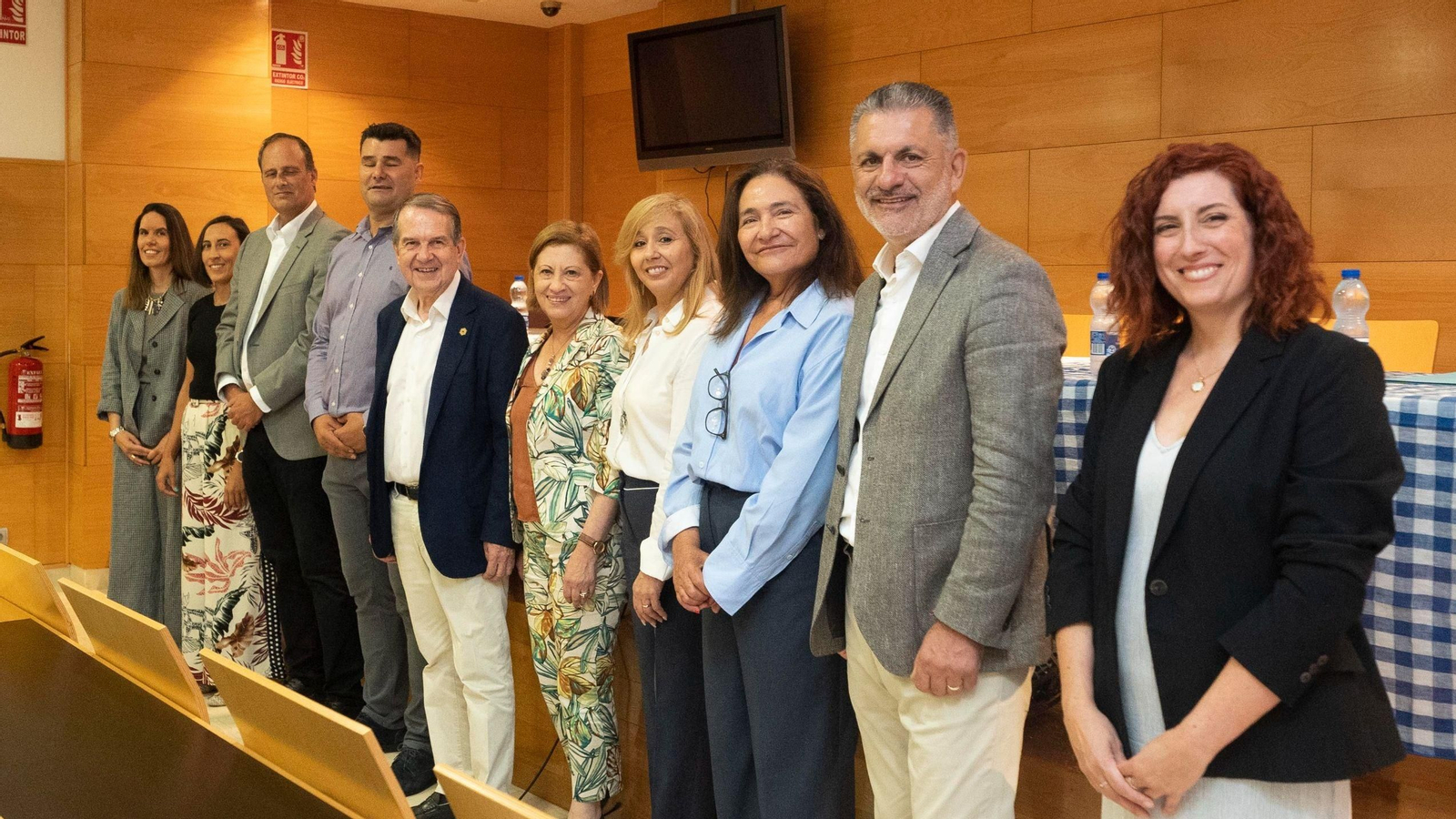 Representantes de distintas administraciones, Zona Franca, Concello, Xunta y Puerto, presentaron la Fiesta do Marisco de la Asociación de Comercializadores de Pescado de Vigo.