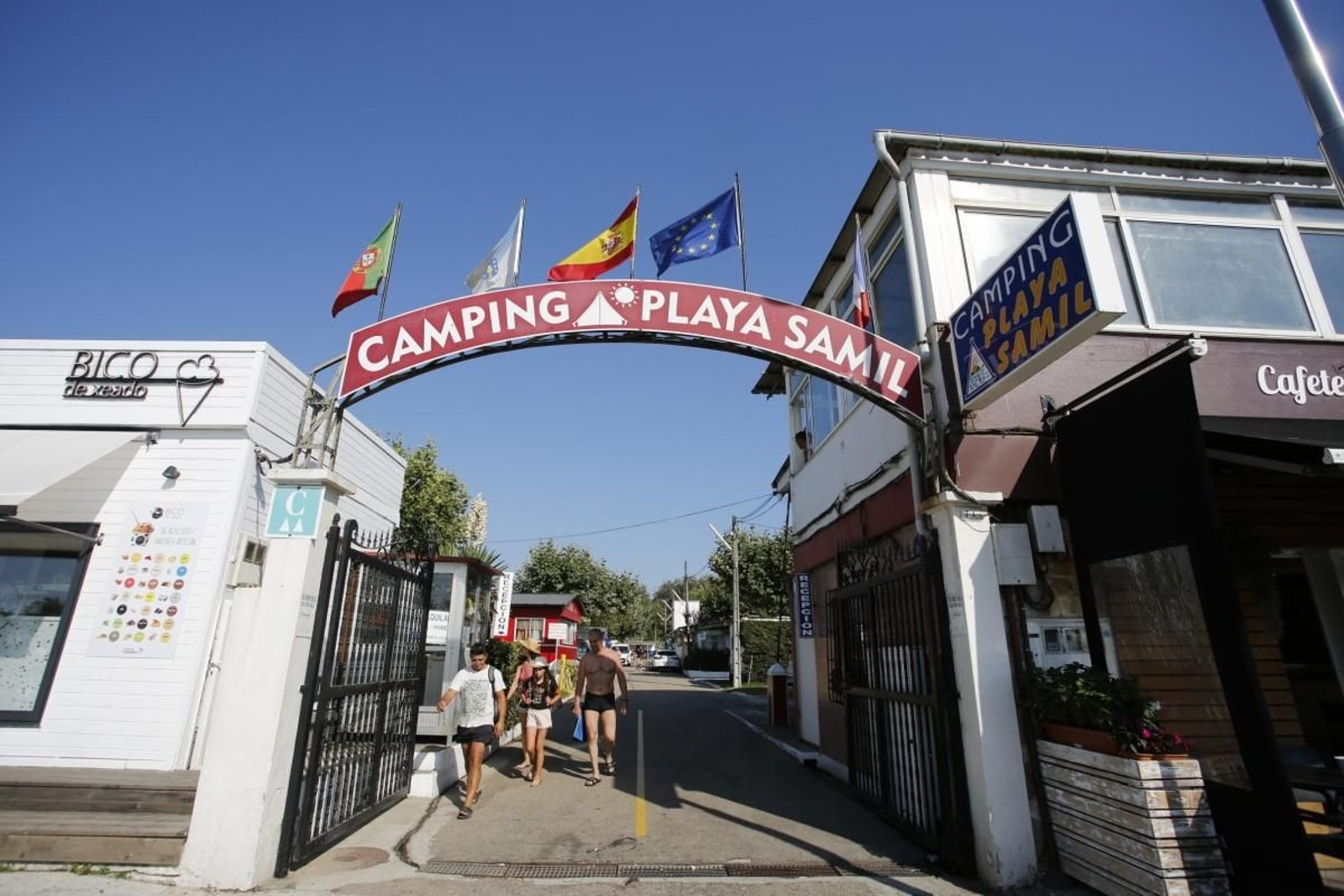 El camping de Samil se acerca al lleno en los primeros días del mes de agosto.