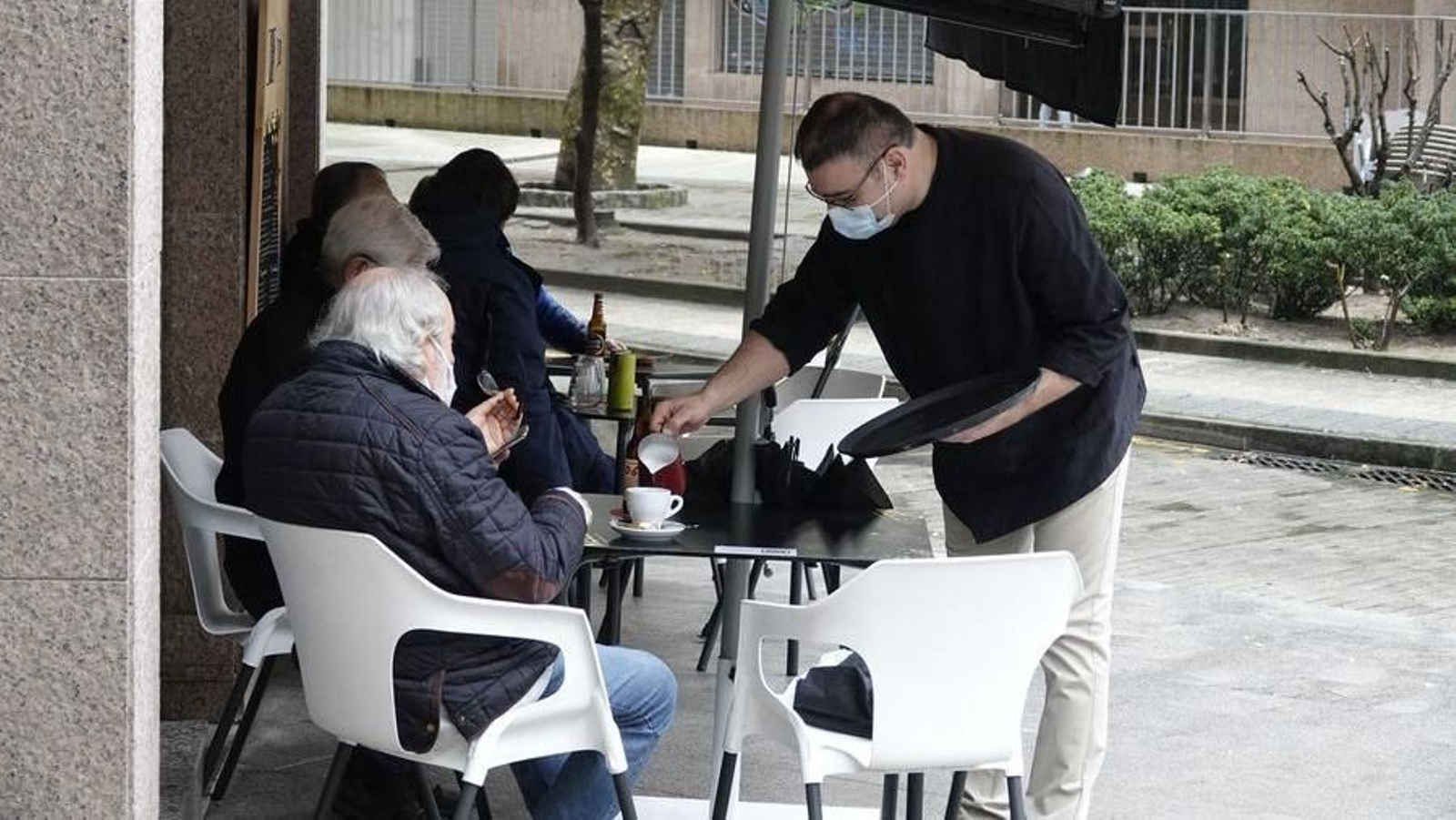 La hostelería acusó el mayor descenso de afiliación en enero.