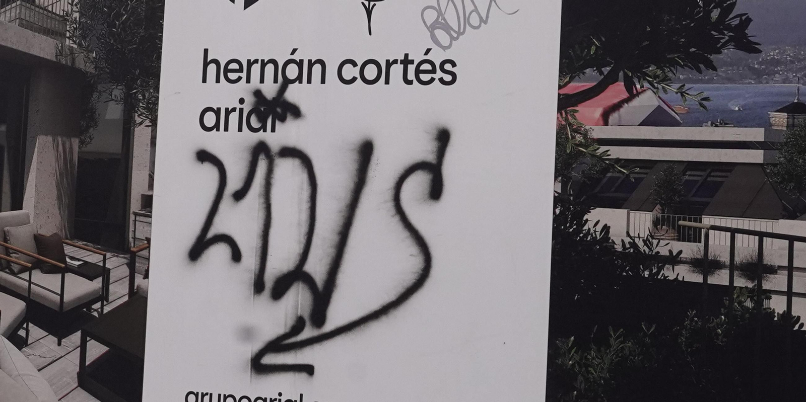 Galería | Vigo, lleno de pintadas que 'ensucian' el centro