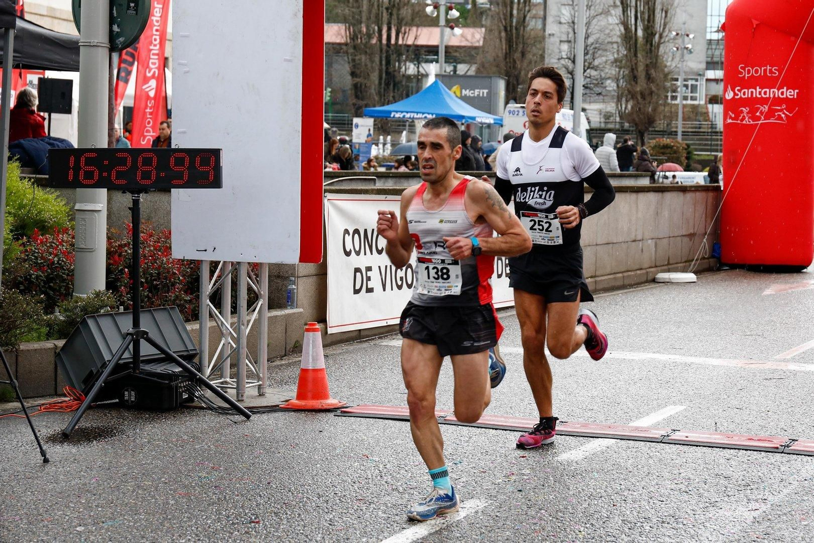 Llegada de los primeros a la meta.