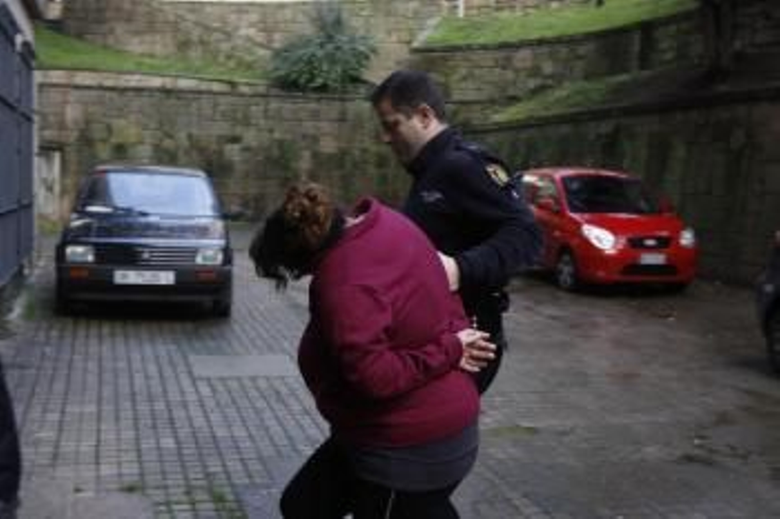 Hermitas Cid Vila, a su llegada ayer a los juzgados de Ourense. (Foto: Xesús Fariñas)