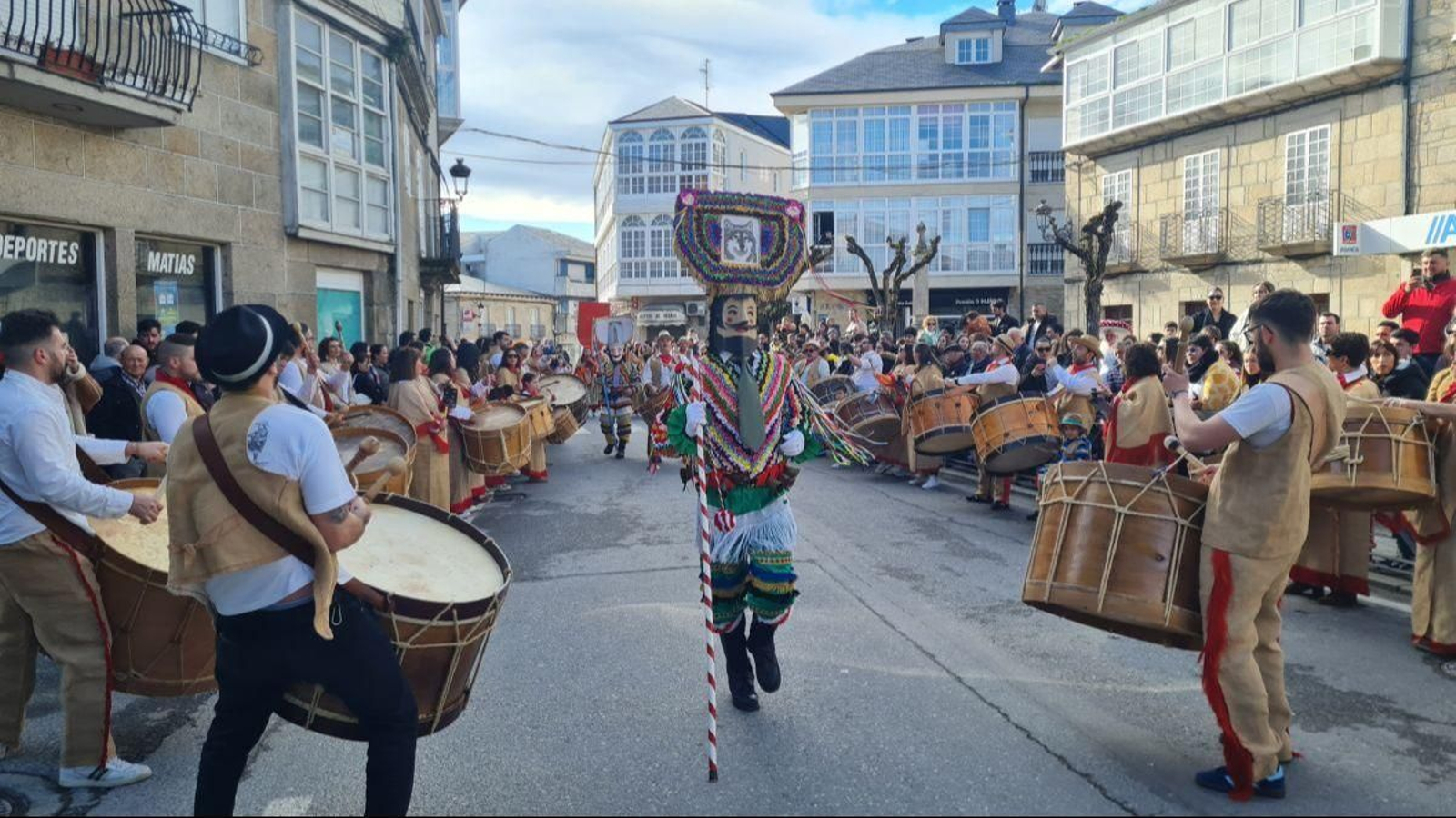 Os Labregos no desfile da pasada edición.