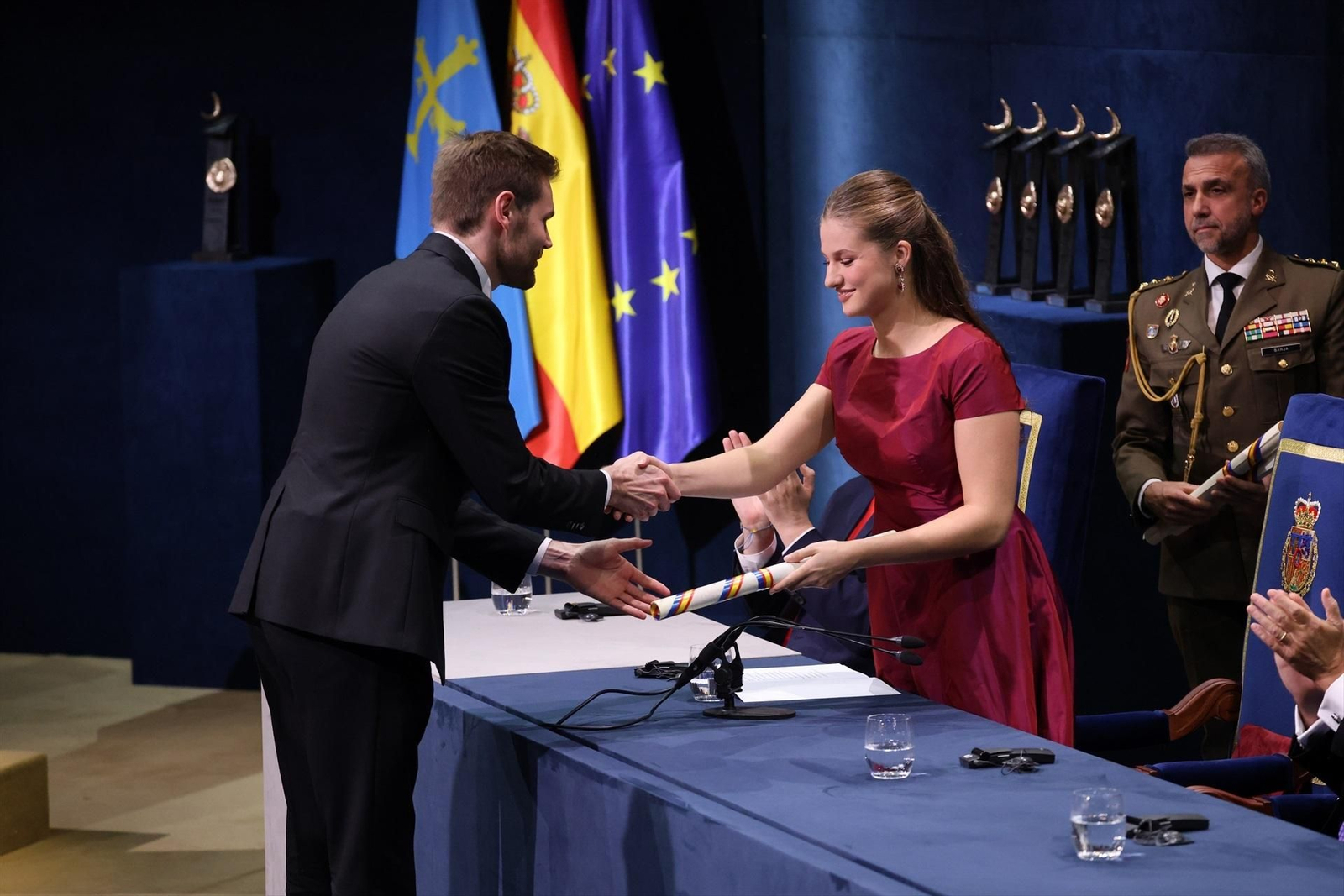 Galería | Jóvenes, democracia y un mensaje de unión; los temas que protagonizan la ceremonia de los Premios Princesa de Asturias