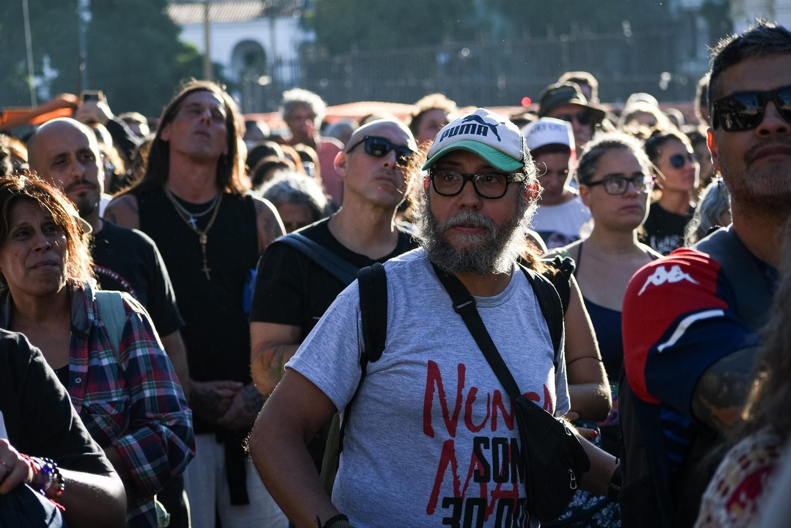 EuropaPress_7390582_persona_vigilia_50_aniversario_golpe_estado_argentina_23_marzo_2026_buenos