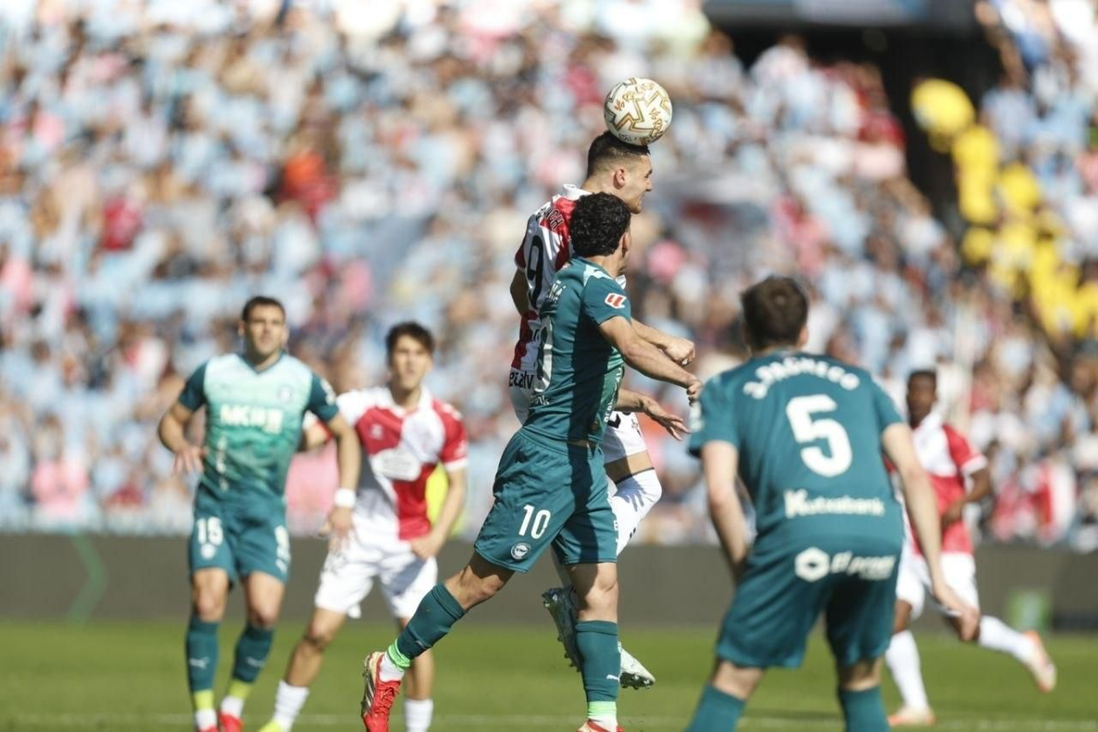 Galería | El Celta y el Alavés se miden en Balaídos