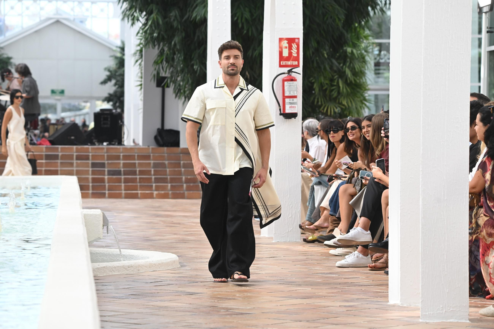 Todos los diseños presentados por Adolfo Domínguez en su regreso a la Fashion Week, en fotos