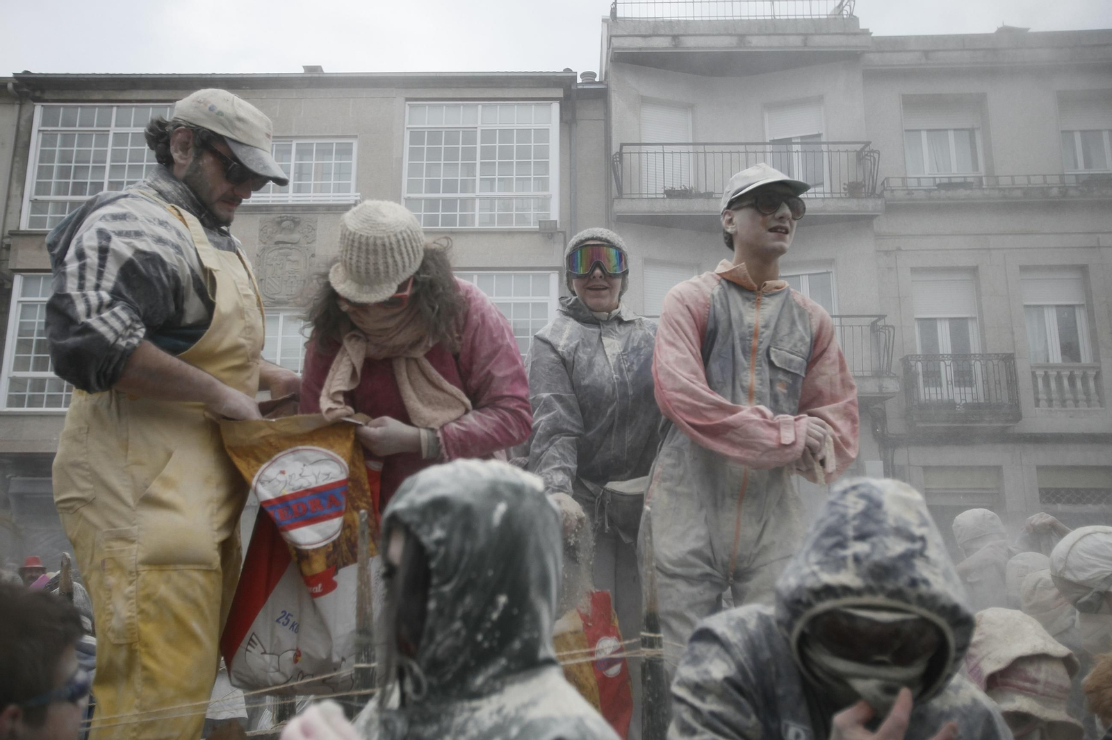 Galería | Los entroideiros conquistan Xinzo en el Domingo de Fareleiro