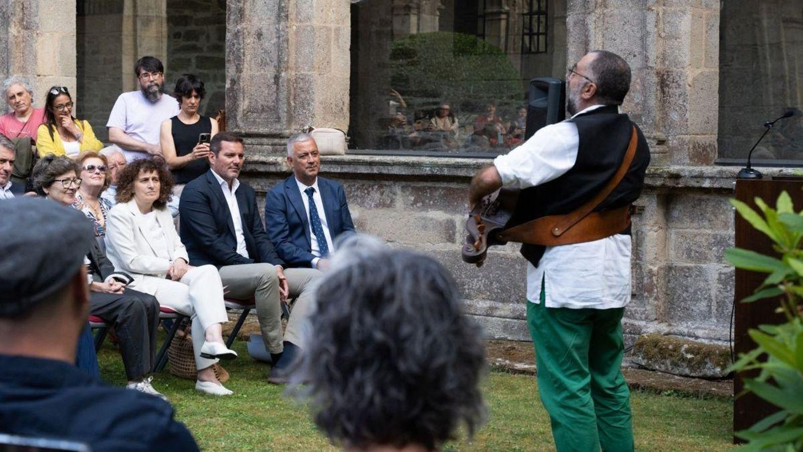 El zanfonista Luís Caruncho durante su actuación.