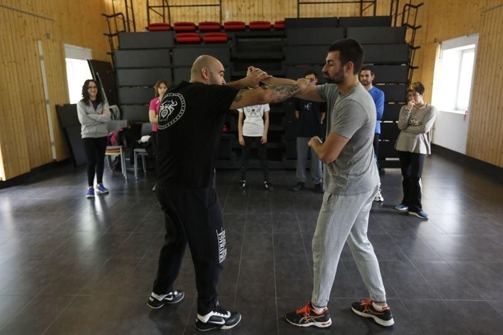 Curso de defensa personal en el Espazo Lusquiños.
Foto: Xesús Fariñas