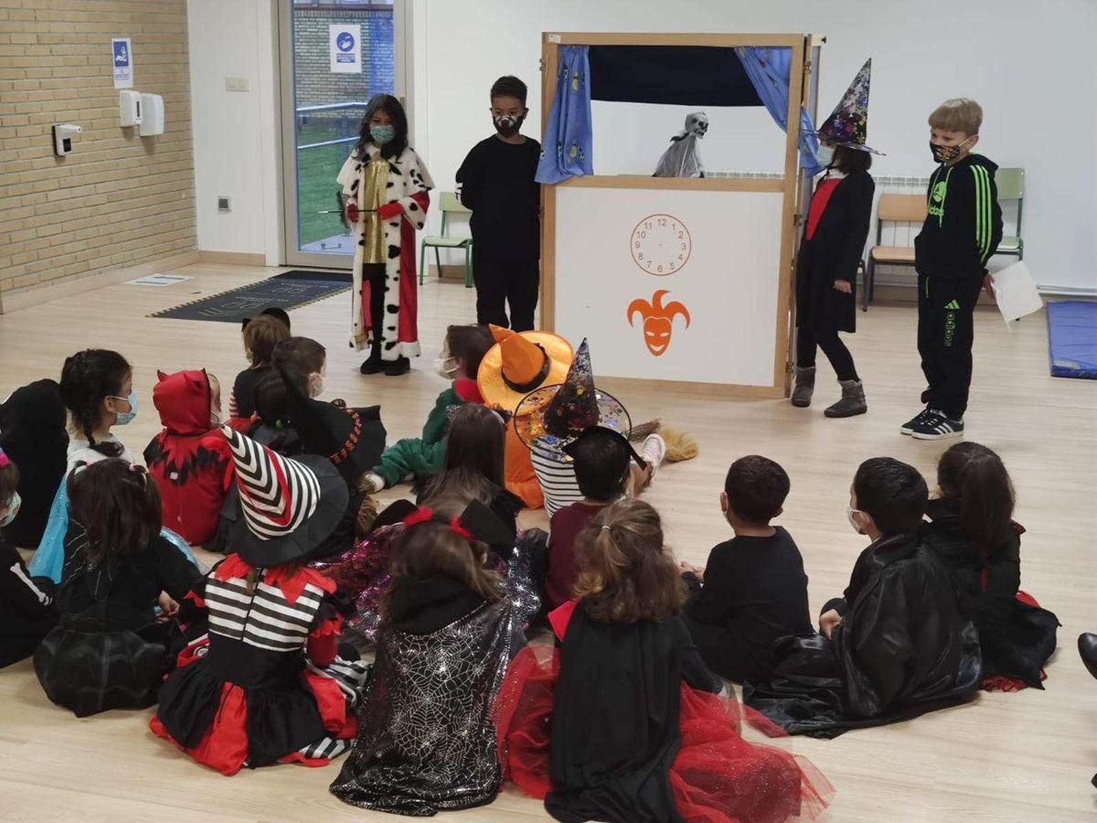 Manuel Sueiro. Teatriño de monicreques “O fantasma Burlón” representada polo alumnado de terceiro.