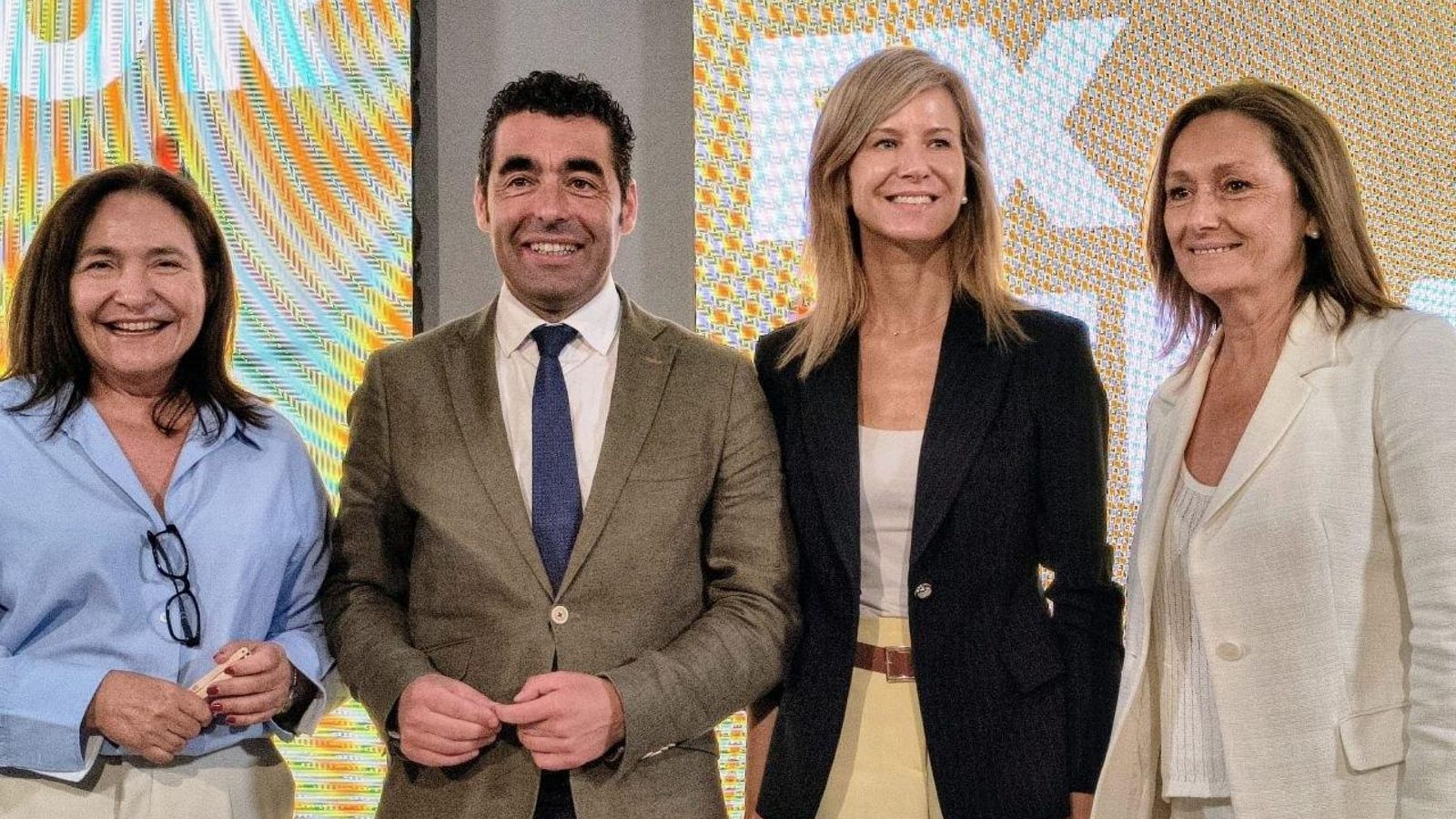Luisa Sánchez (izquierda), tras el balance provincial.