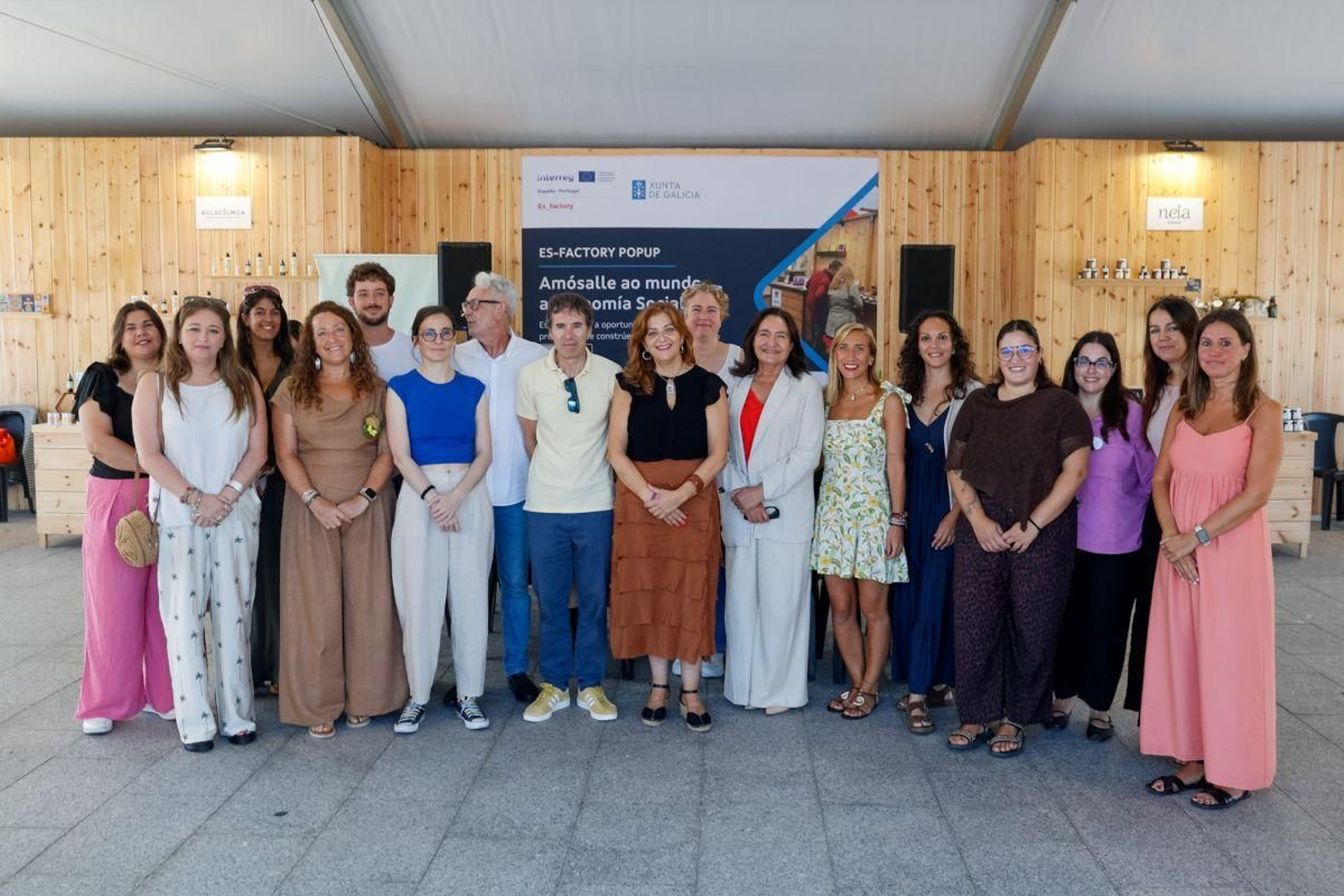 Participantes de los once proyectos junto a la delegada Ana Ortiz y la directora Marta Mariño