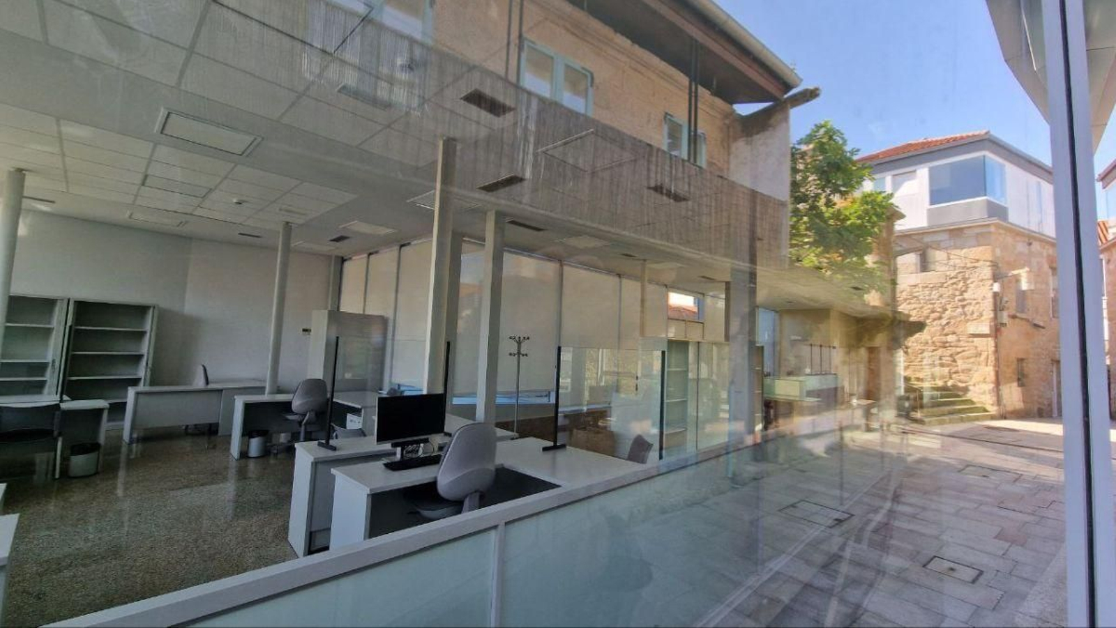 Las dependencias en la calle San Sebastián se encuentran vacías y cerradas tras el traslado de Notificaciones y Embargos.