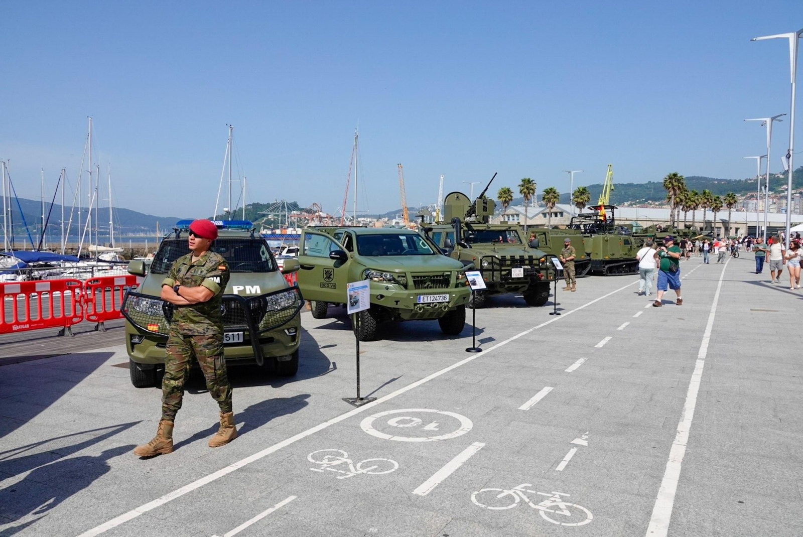 Galería | Comienza la programación del Día de las Fuerzas Armadas en Vigo