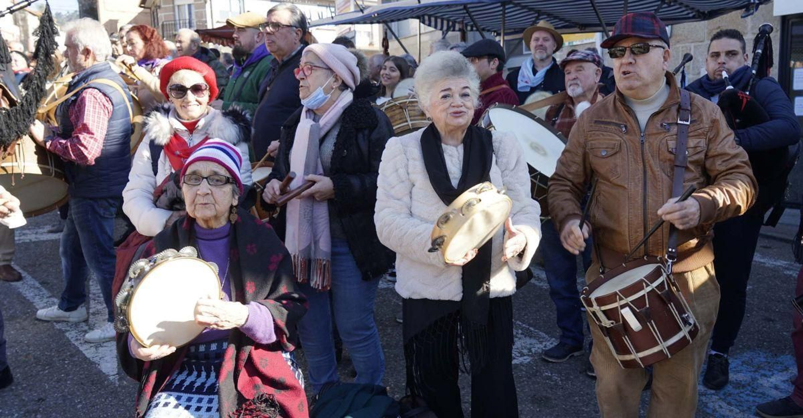 Mucha animación en el San Blas de Bembrive, ayer.
