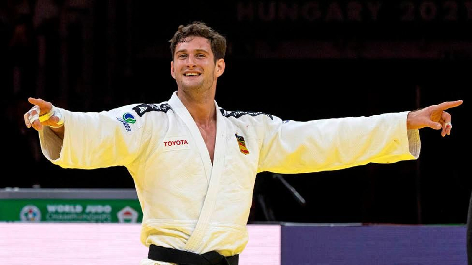 El judoka de origen georgiano festeja el triunfo que le alza de nuevo al trono mundial del judo en -90 kilos.