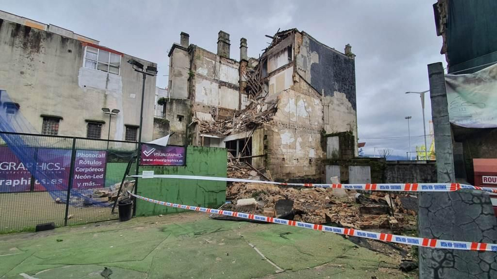 Se derrumba un edificio en el centro de Vigo _ JV Landin 12