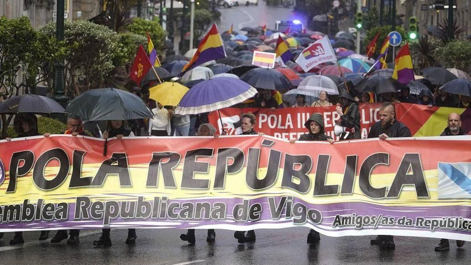 Un instante de la marcha por la República, ayer en el centro de la ciudad.