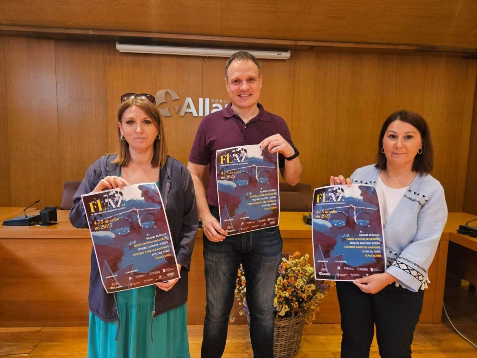 Cristina Cid, César Lorenzo e María López na presentación.