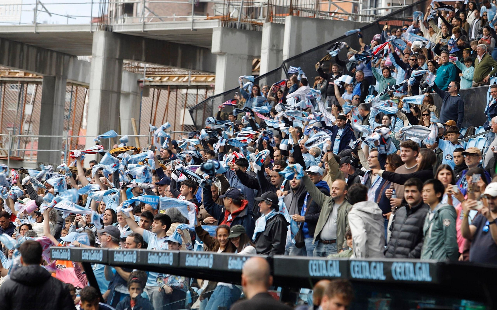 La afición del Celta disfrutó de la victoria ante el Elche.