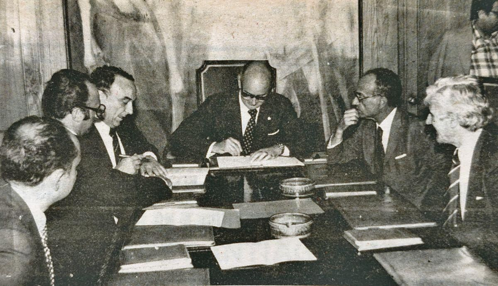 Momento de la firma del convenio.