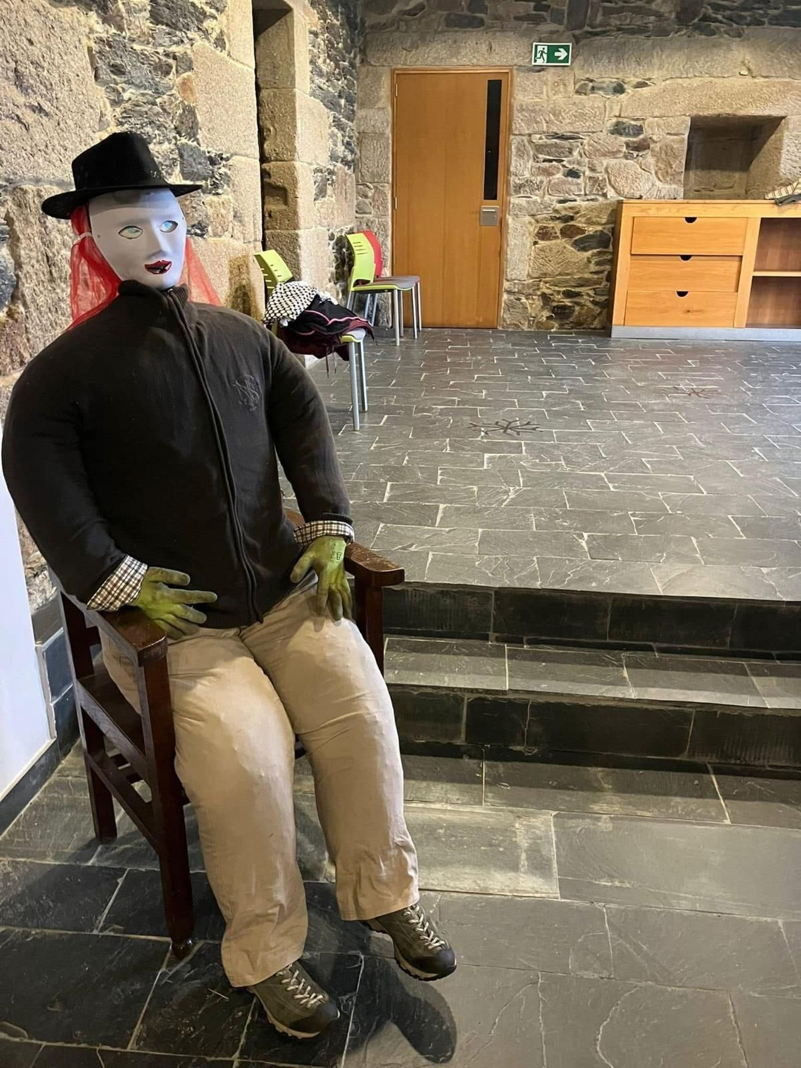 Galería |  A Gudiña crea de nuevo sus  figuras del Entroido