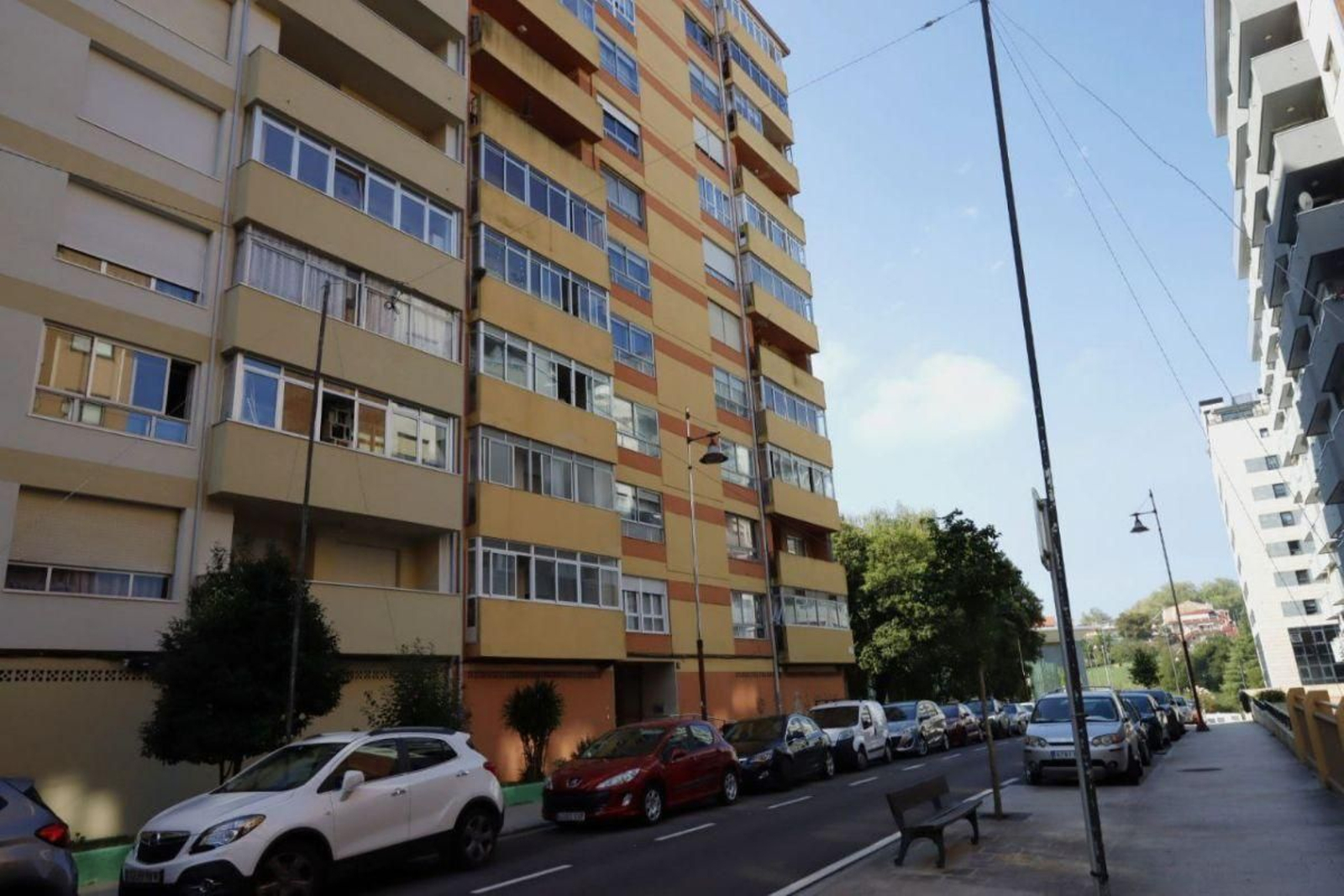 Los hechos tuvieron lugar en un edificio de la calle Marín en la noche del pasado martes, obligando a la Policía a intervenir.