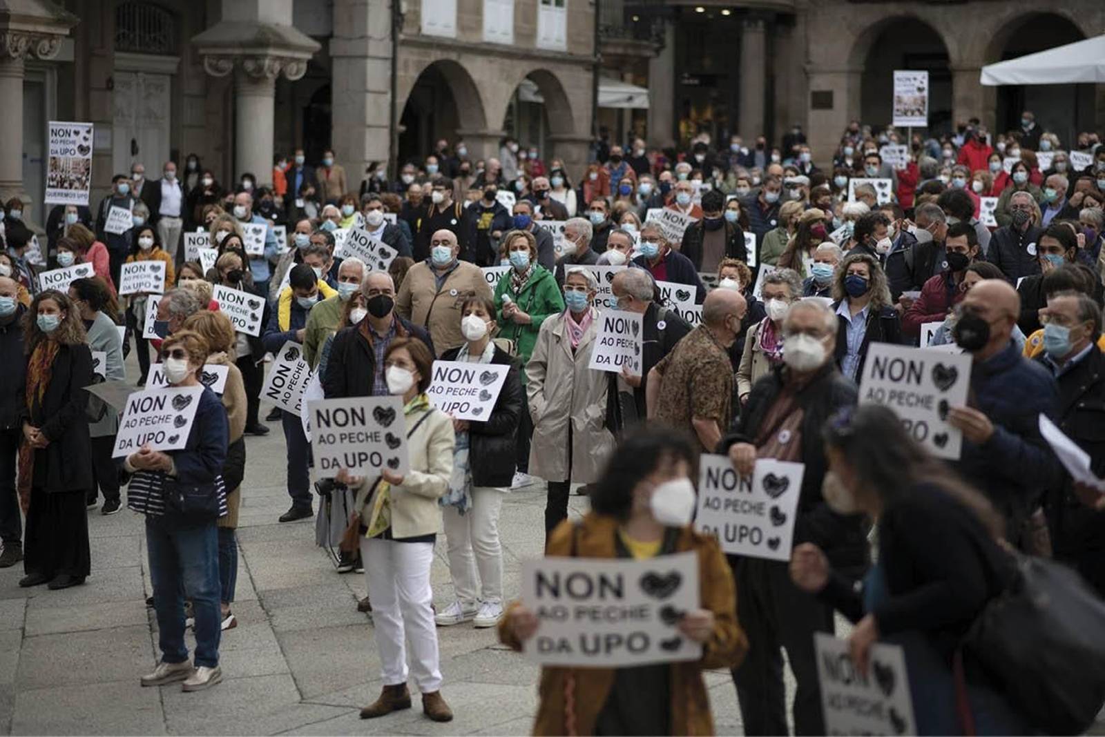 La Praza Maior se llenó el pasado viernes en defensa de la Universidade Popular.