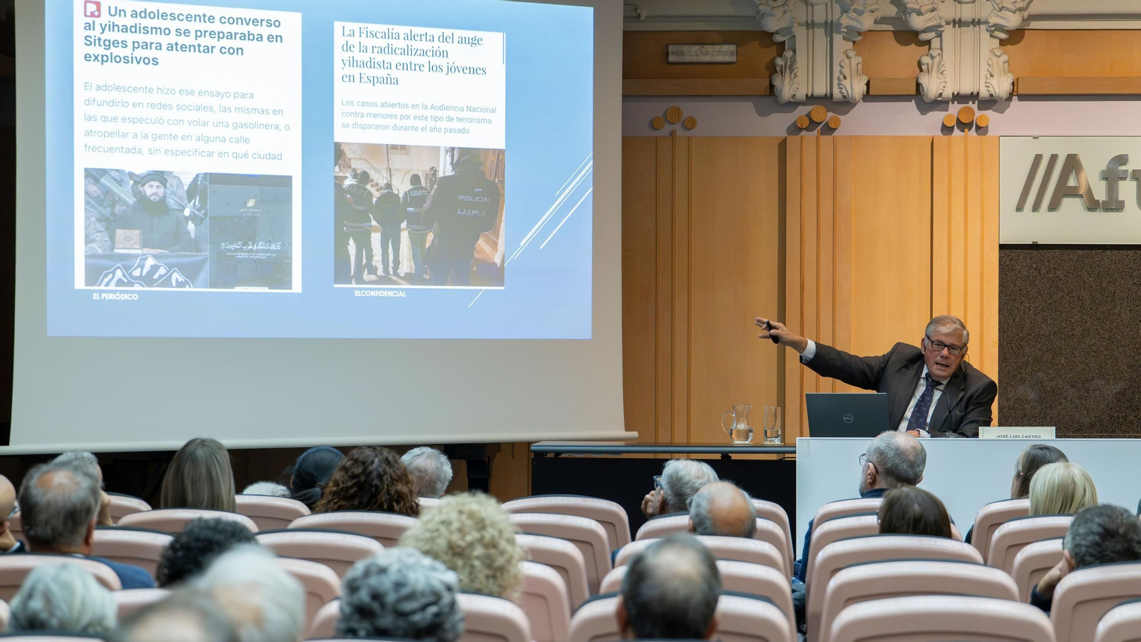 El magistrado José Luis Castro en el Foro La Región.