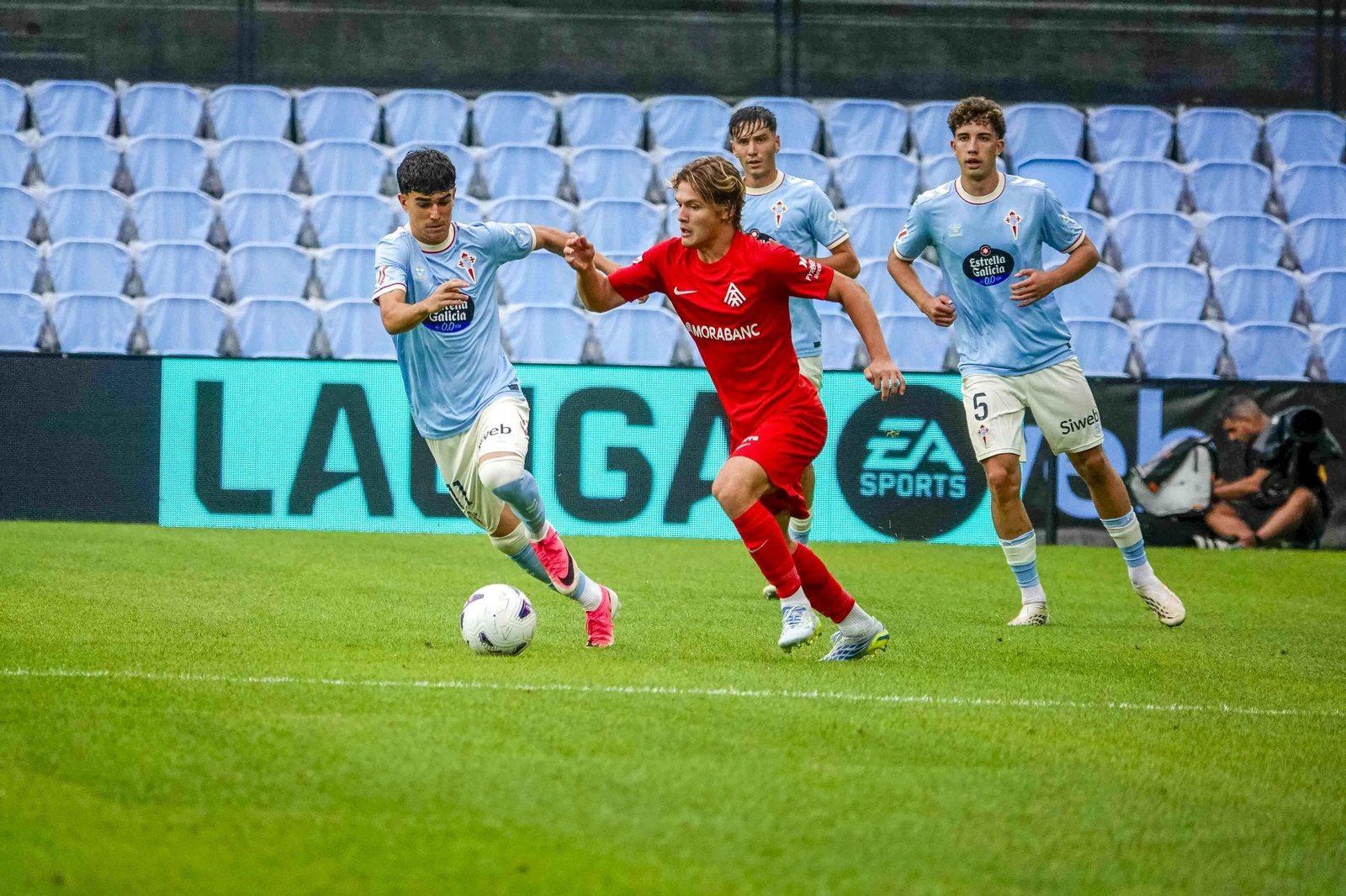 Galería | El Celta Fortuna se estrena como local en Segunda División