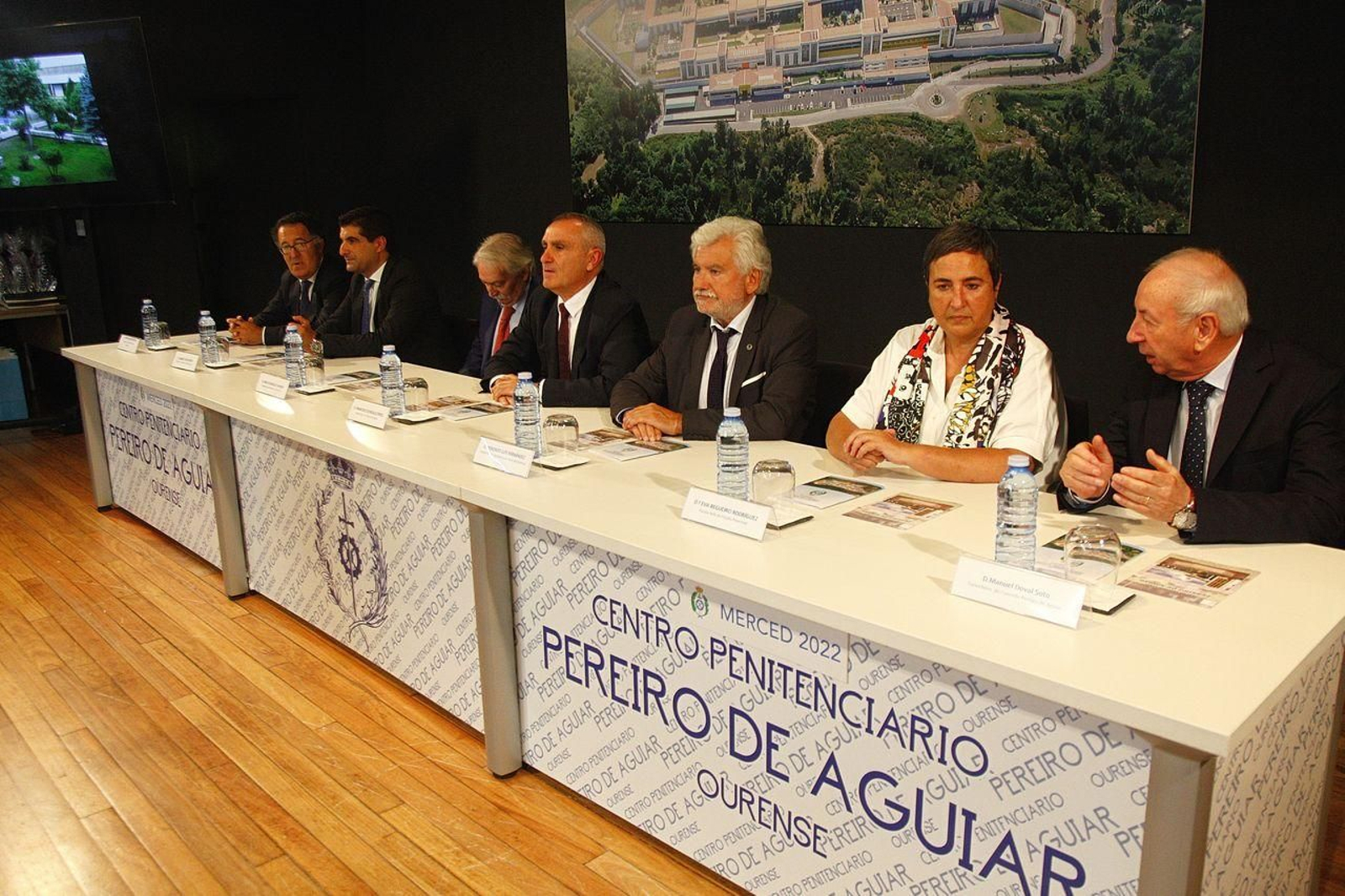 Piña, Alén, González Afonso, Paco González, Rosendo Luis Fernández, Eva Regueiro y Manuel Doval.