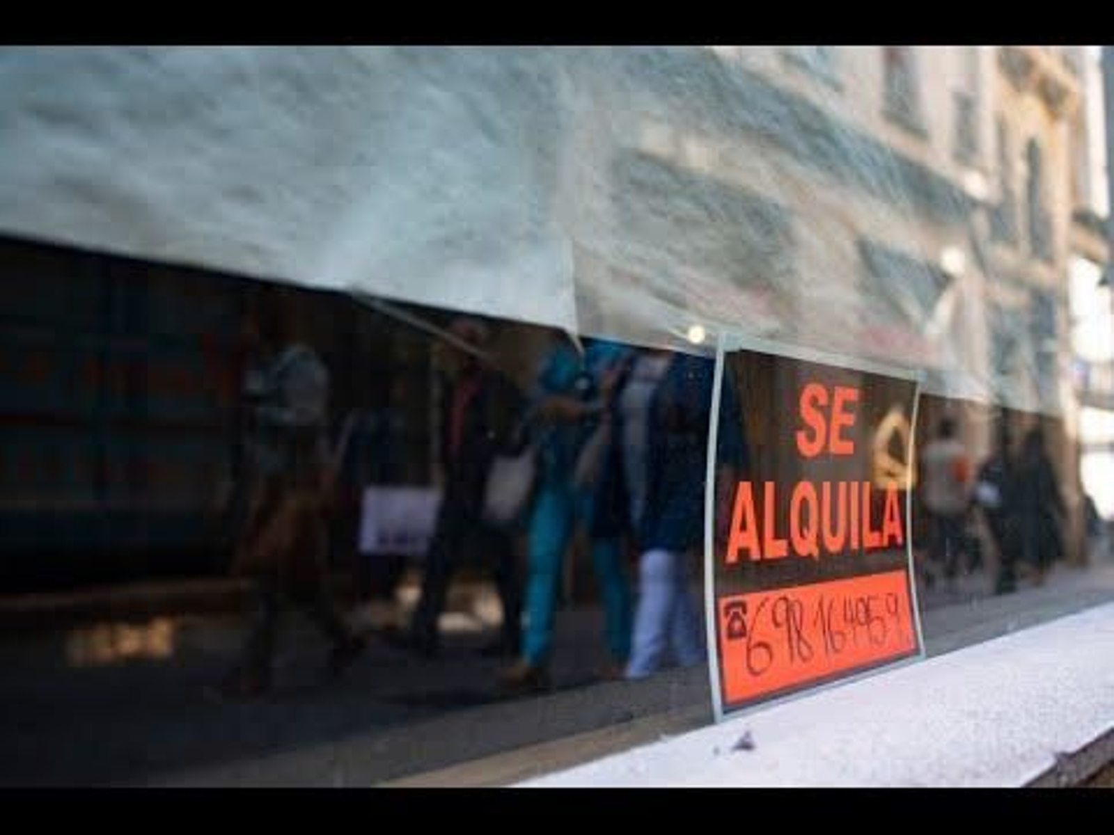Un bajo comercial vacío en el centro de Ourense