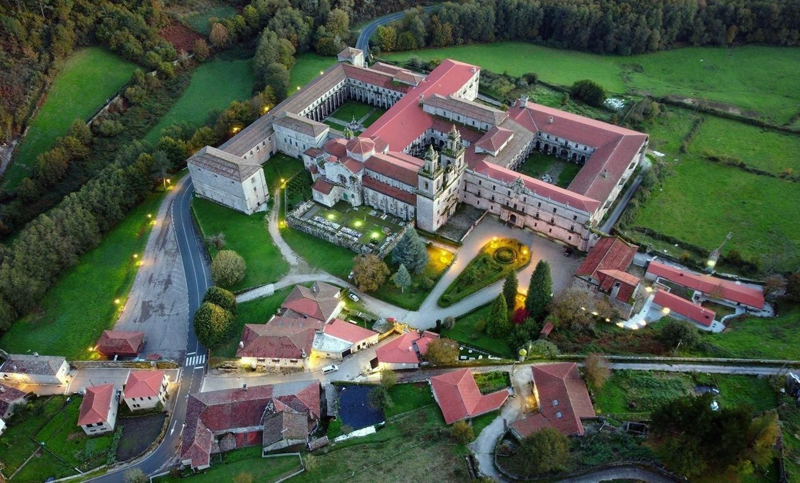 Monasterio de Oseira desde las alturas