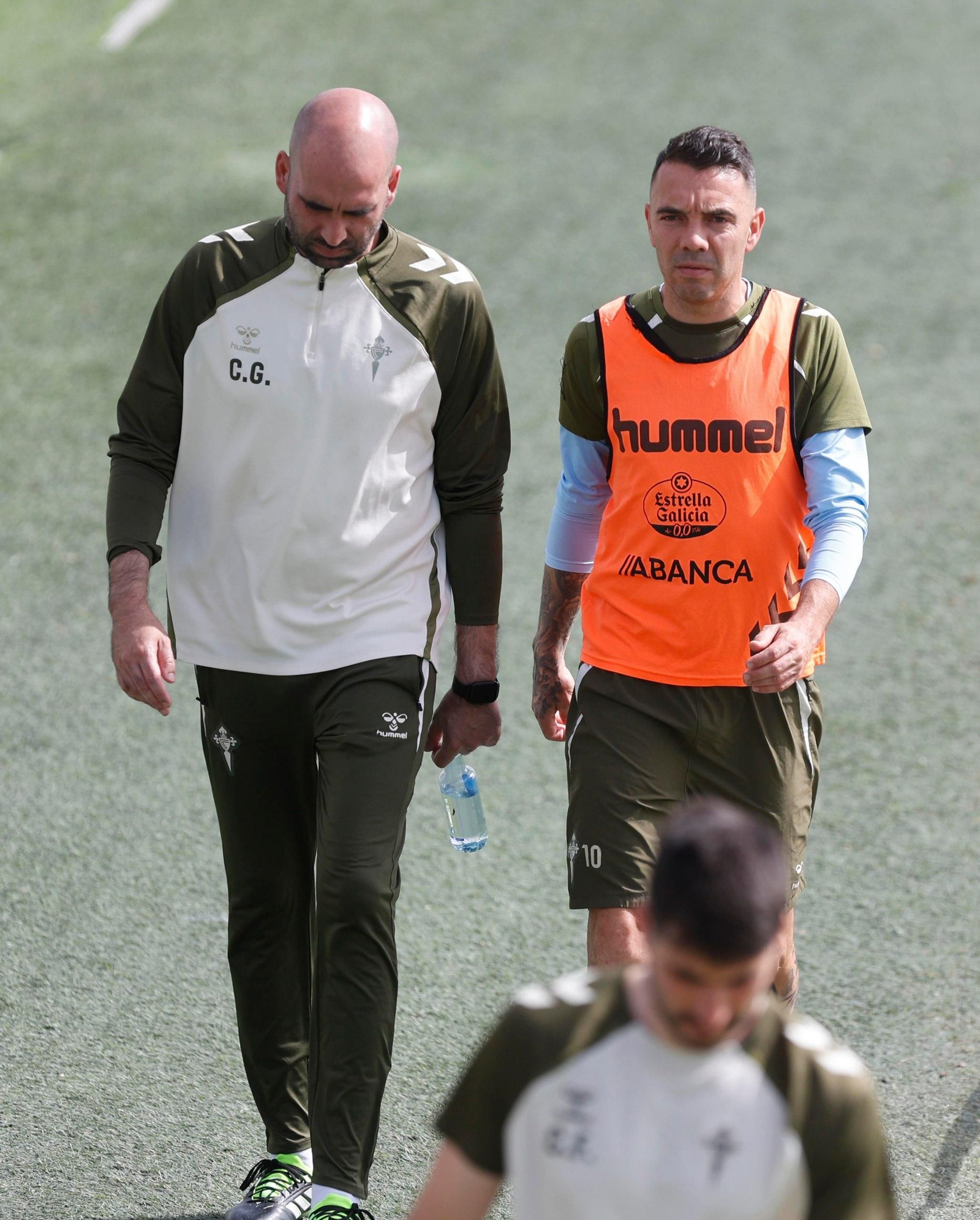 Galería | Aspas sonríe tras sellar su continuidad en el Celta