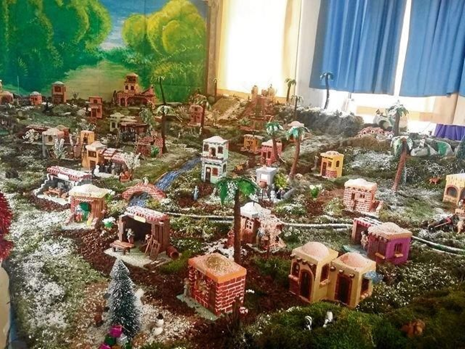 Casa Aberta de Maside expone un belén con 2.000 piezas