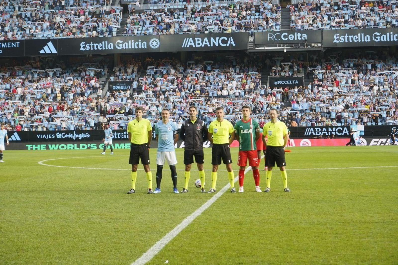 Partido entre el Celta y el Alavés en Balaídos.