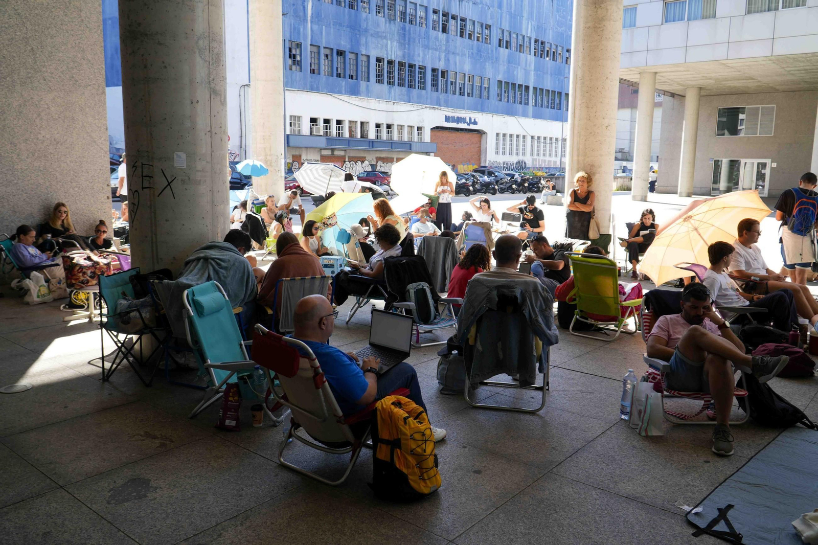 Galería | Infinitas colas por una entrada para Arde Bogatá en Vigo