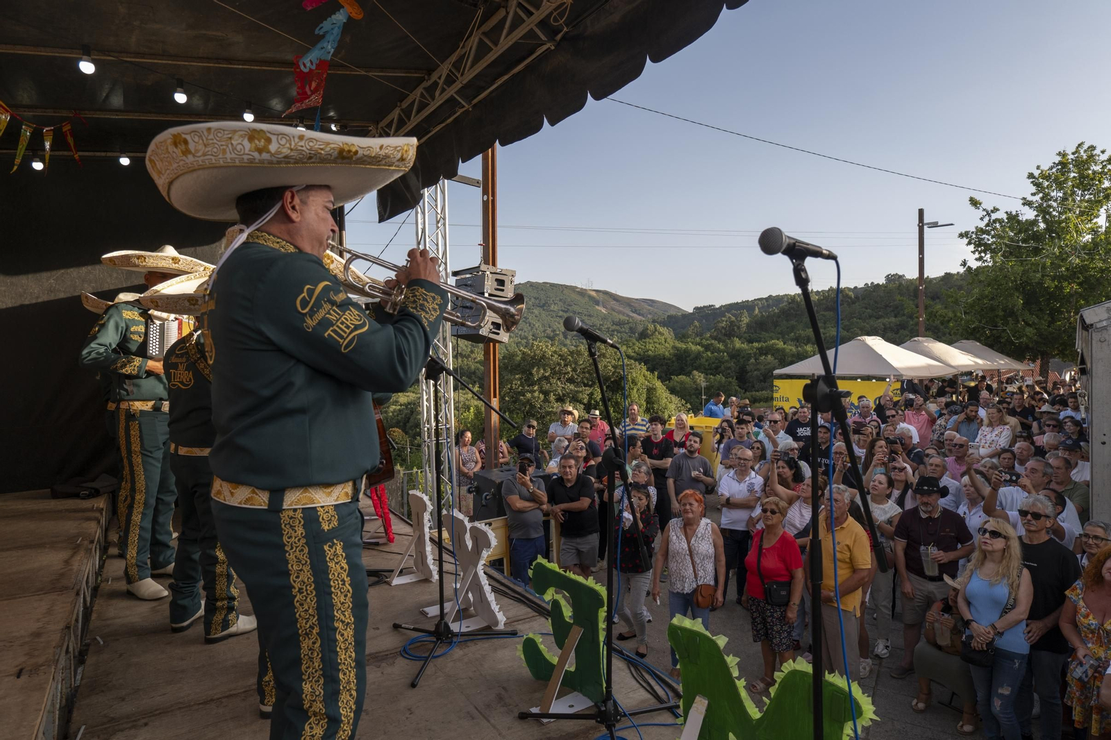 Galería | Mariachis, reencuentros y sabor mexicano: así se vivió la gran fiesta de Avión, en fotos