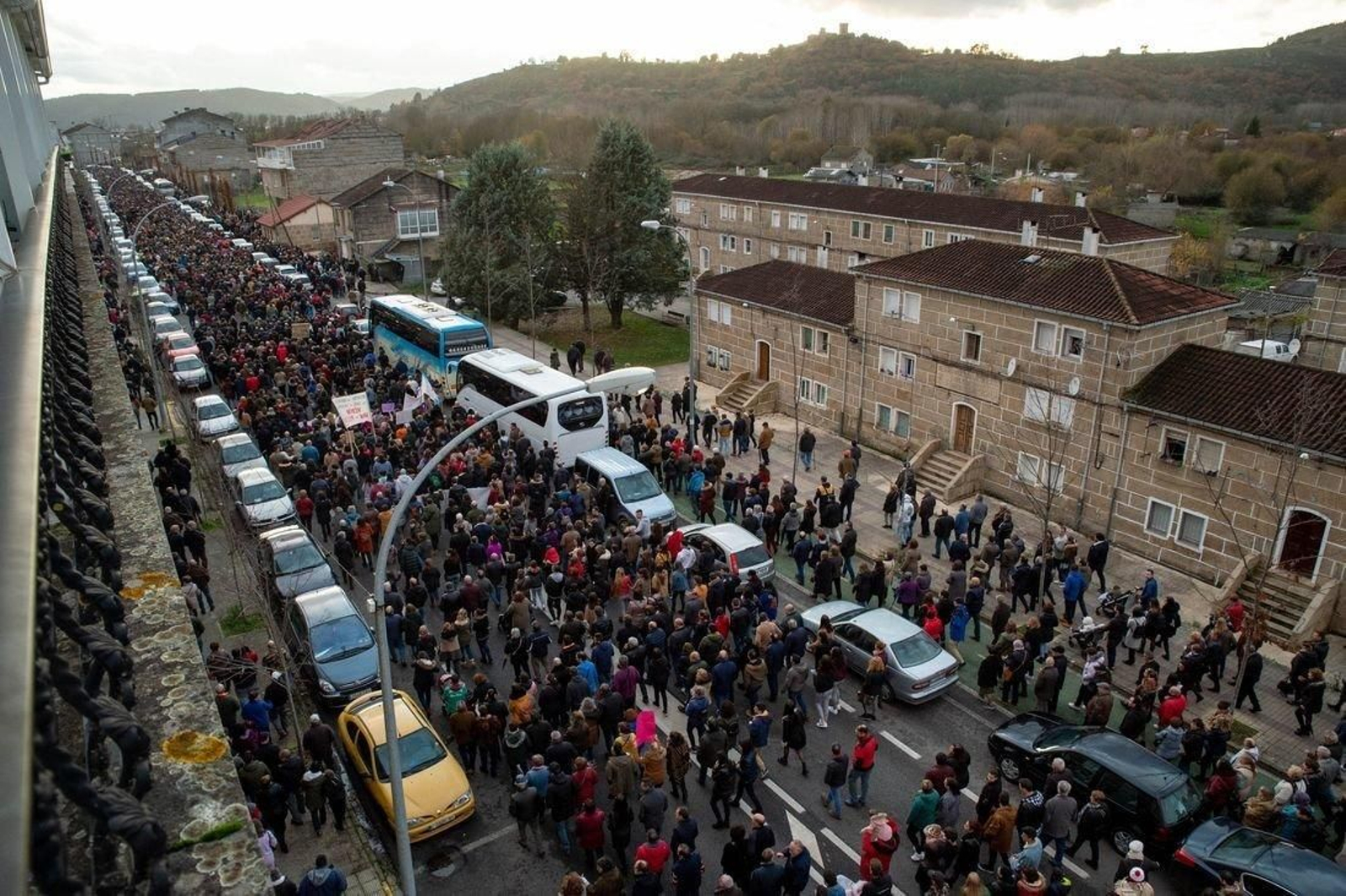 Manifestación contra el cierre del paritorio en Verín (ARCHIVO).