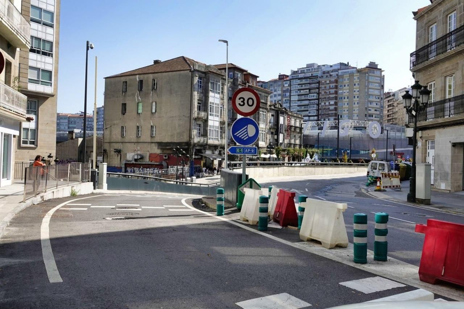 Imagen de archivo del túnel de Lepanto, que da acceso a la AP-9, cerrado al tráfico.