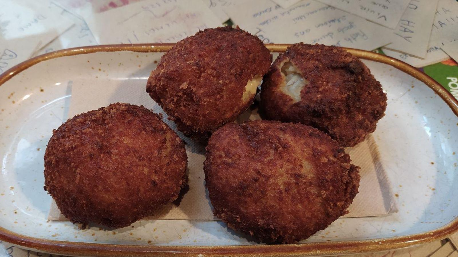 Croquetones de queso parmesano con boleus