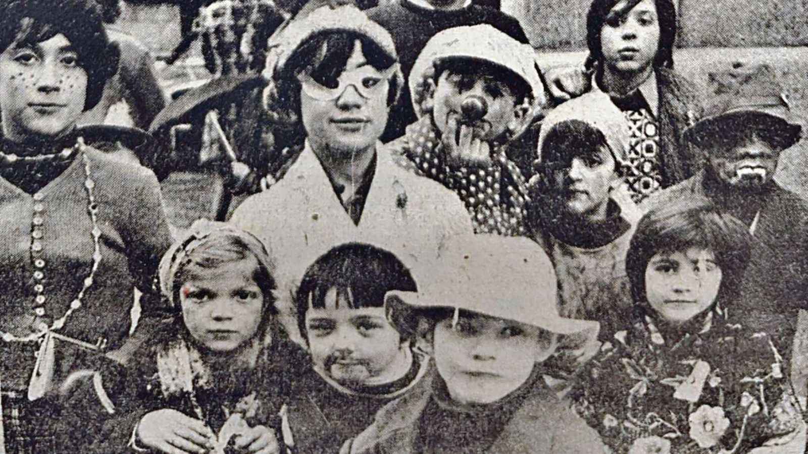 Imágenes de la gente disfrazada por las calles de Orense