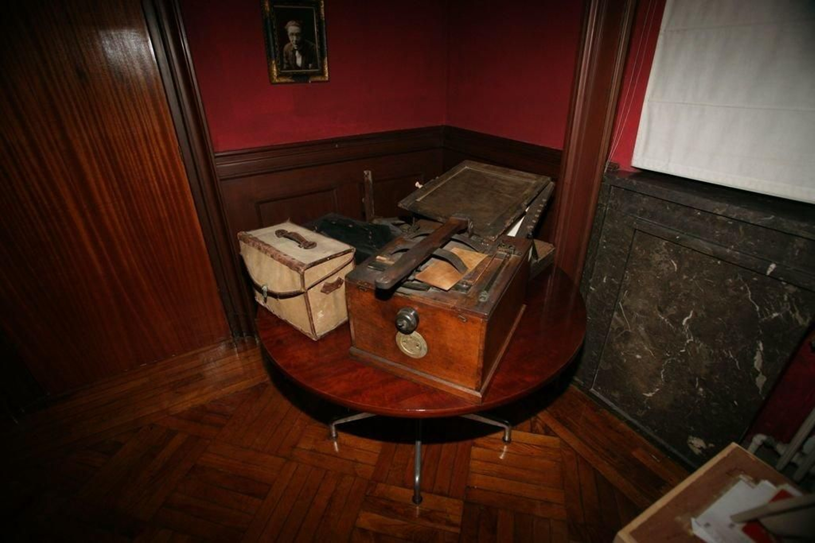 Una cámara del siglo XX que forma parte de la colección.